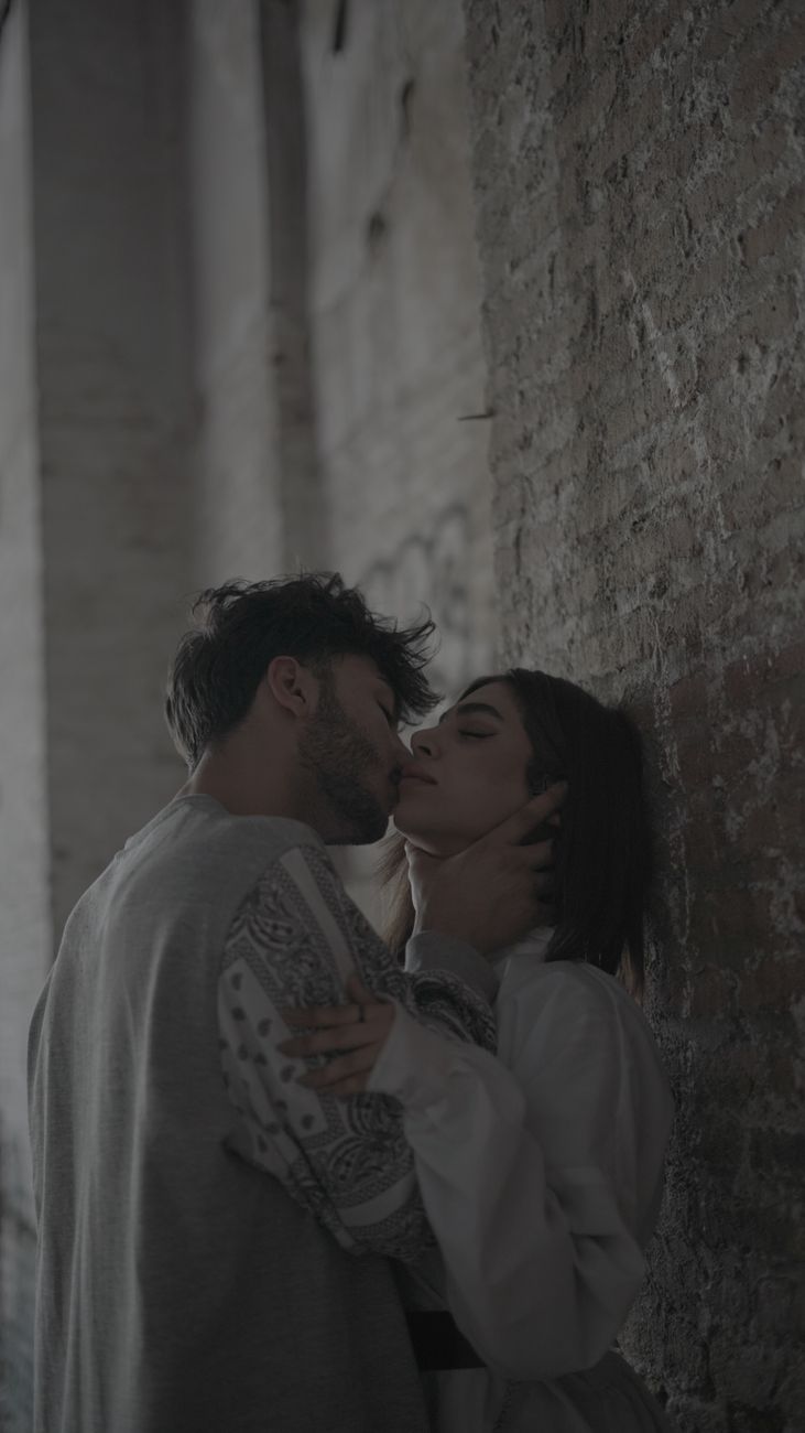 Pareja abrazada