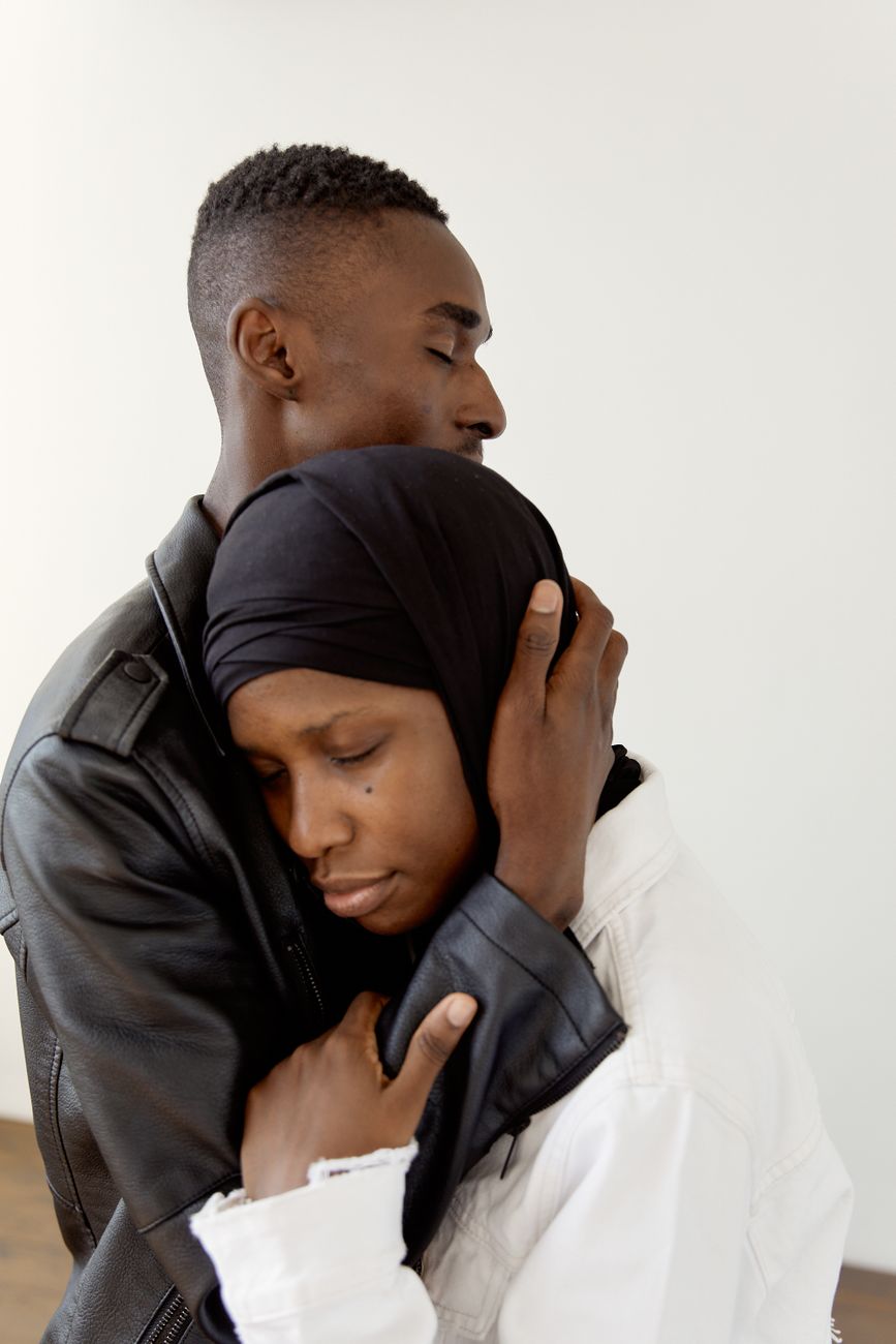 Pareja abrazada